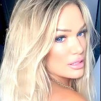 Gina cukup banyak membuat video dengan bantuan AI yang menjadikan wujudnya lebih muda. Ia pun terkejut banyak pria menyukainya. Yang lucu adalah para pria menyukainya. Model AI glamour, cantik, dan menarik, seperti model Playboy di era 90an, katanya dilansir Dailymail. Foto: Instagram @ginastewartofficial