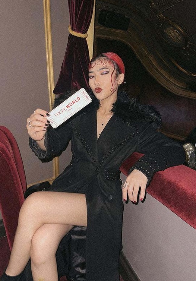 Karpet merahnya bertaburan pesohor dunia, mulai dari keluarga Kerajaan Inggris seperti Putri Beatrice dan Eugenie, bintang musik Rita Ora, hingga aktris Hollywood sekelas Kate Winslet, Claire Foy, dan Gemma Chan. Selebriti dari seluruh dunia pun diundang, termasuk Isyana.  Foto: Instagram/@isyanasarasvati