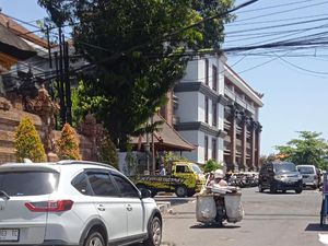 Warga Gianyar Keluhkan Buruknya Jalan Menuju Pasar Seni Sukawati
