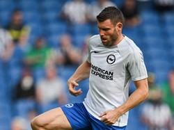 Milner hanya empat kali main di musim 2024/2025 kemarin, karena alami cedera paha (AFP)