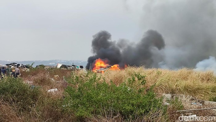 TPA Jatibarang terbakar