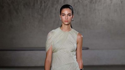 10 Koleksi Tory Burch Spring/Summer 2024, Gaya Elegan yang Effortless