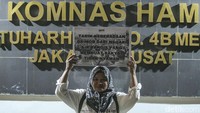 Aksi digelar soal dugaan pelanggaran HAM warga Air Bangis, Sumbar, yang menentang Proyek Strategis Nasional (PSN).
