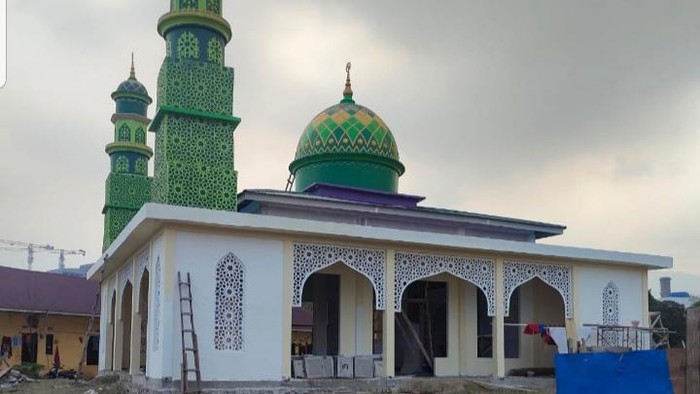 Masjid Annisa yang dibangun Bripka Supriyono di Desa Labota, Morowali, Sulteng.