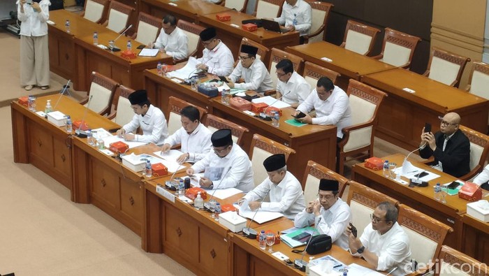Menag Yaqut Cholil rapat bersama Komisi VIII DPR di DPR, Senin (18/9/2023).