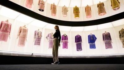 Mengagumi Karya Gabrielle Chanel Lewat Pameran Fashion Manifesto