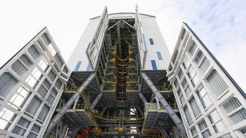 Kondisi ini lantas mendorong Rusia agar memulai pembangunan Kosmodrom Vostochny supaya mengurangi ketergantungan pada bandar antariksa milik asing.  
