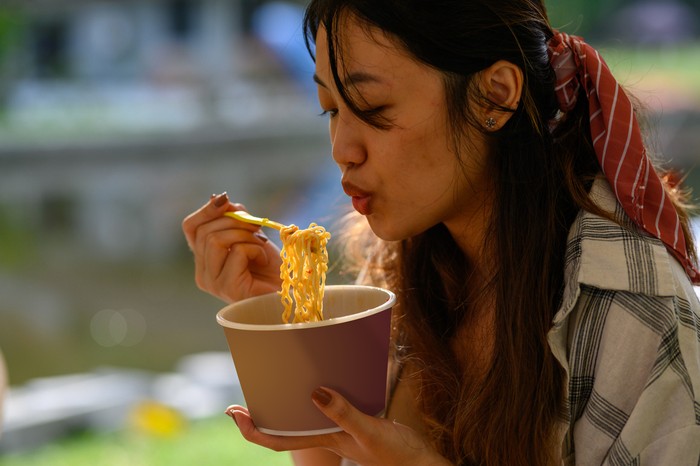 Efek makan mie instan