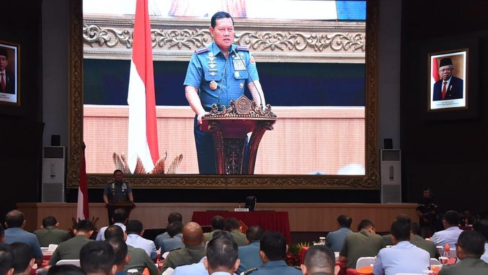 Panglima TNI Laksamana Yudo Margono mengingatkan seluruh prajurit untuk kembali menjaga netralitas dalam Pemilu. (YouTube Puspen TNI)