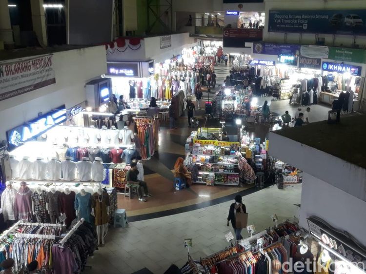 Sesepi Ini Pasar Tanah Abang