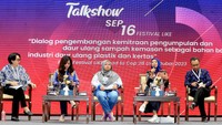 Sejalan dengan komitmen Perusahaan untuk memberikan dampak positif bagi masyarakat dan lingkungan, Danone-AQUA secara konsisten menjadi mitra strategis pemerintah dengan salah satu fokus pada upaya pengelolaan sampah dan menekan emisi karbon. Salah satu wujud komitmen keberlanjutan Danone, diimplementasikan melalui gerakan #BijakBerplastik.