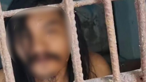 MSA dikurung di rumahnya, Desa Punggul, Abiansemal, Badung, Bali, karena gangguan jiwa.