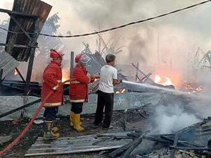 4 Rumah Warga Ludes Terbakar di Desa Tangkas, Penghuni Diungsikan
