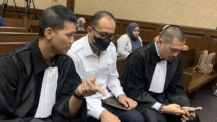 Rafael Alun tiba di PN Tipikor menjelang putusan sela