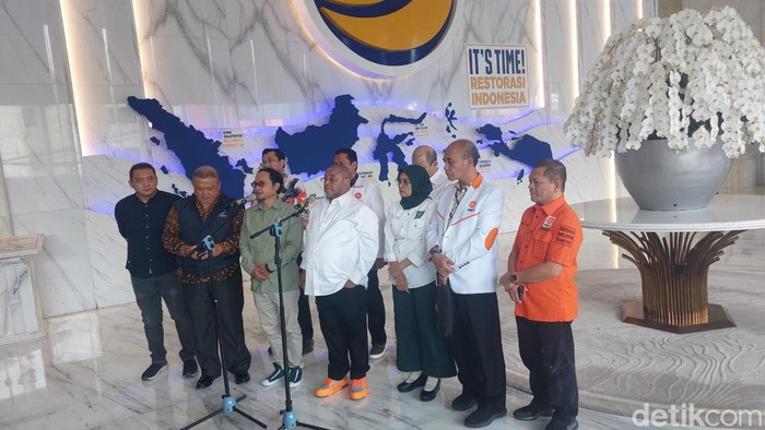 Rapat antarsekjen di partai Koalisi Perubahan.