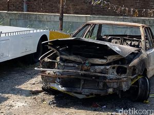 5 Fakta Sedan Meledak dan Terbakar di Tol Purbaleunyi