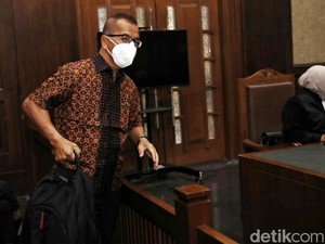 Emirsyah Satar Bocorkan Rahasia Pengadaan Garuda ke Soetikno Soedarjo