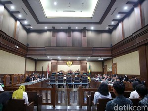 Saksi di Sidang BTS Kominfo Sebut Aliran Rp 70 Miliar ke Komisi I DPR