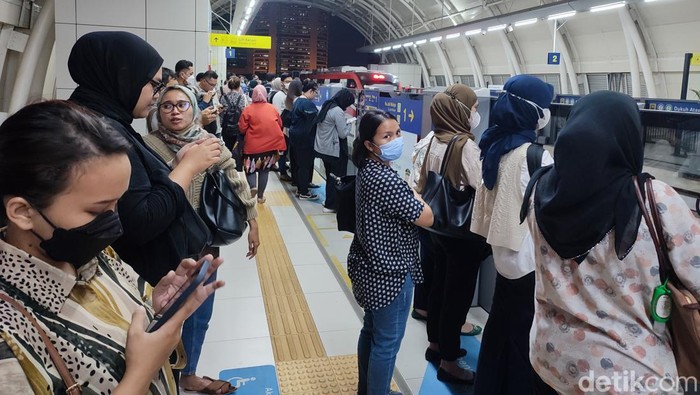 Suasana Stasiun LRT Dukuh Atas. (Wilda/detikcom)