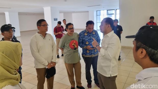 Walkot Eri sidak Stadion GBT
