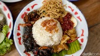 Makan di restoran milik Andre Taulany ini semakin seru karena ada hiburan live music setiap akhir pekan. Yuk, mampir dan ajak keluarga!  Foto: detikcom/Riska Fitria