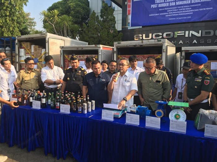 Zulhas Sebut Peredaran Miras & Barang Ilegal Ganggu Stabilitas Ekonomi