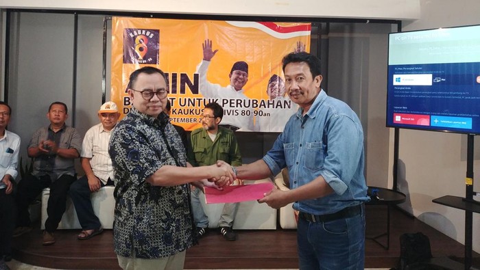 Kelompok aktivis yang menamakan diri Kaukus 80-90an mendeklarasikan dukungan terhadap bacapres-bacawapres Anies Baswedan-Muhaimin Iskandar atau Cak Imin. Mereka meyakini keduanya akan menghadirkan perbaikan untuk Indonesia.