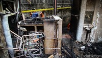 Kebakaran ini membuat 6 rumah hangus.  