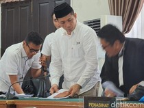 Bupati Meranti Nonaktif M Adil Dituntut 9 Tahun Penjara
