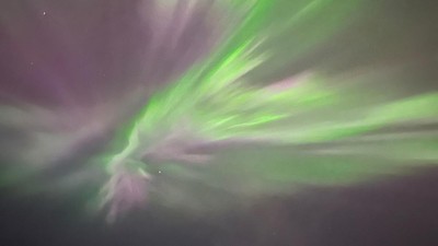 Fenomena Aurora Borealis Menari-nari di Langit Kanada