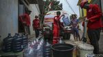 Distribusi Air Bersih di Depok Disambut Antusias Warga