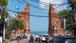 Wajah Baru Pantai Kuta dengan Gapura-Tembok Pembatas Bata Merah