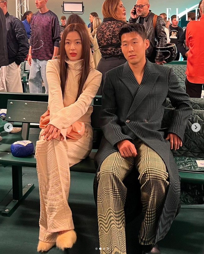 Jun Ji Hyun kembali disandingkan dengan kapten timnas Korea Selatan, Son Heung Min. Seperti diketahui, dua publik figur Korea Selatan itu didapuk sebagai brand ambassador Burberry. Foto: Instagram