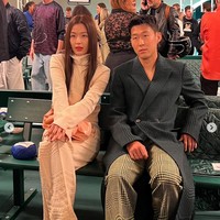 Jun Ji Hyun kembali disandingkan dengan kapten timnas Korea Selatan, Son Heung Min. Seperti diketahui, dua publik figur Korea Selatan itu didapuk sebagai brand ambassador Burberry. Foto: Instagram