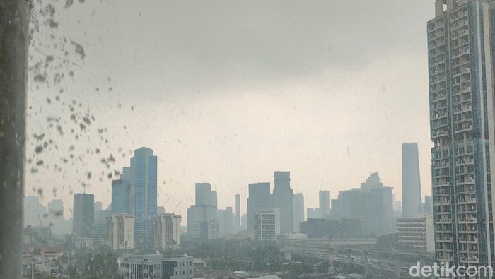 Hujan deras guyur Jakarta