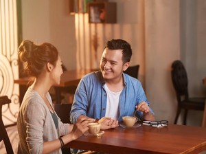 Cewek atau Cowok yang Harus Keluar Uang Saat First Date? Ini Kata Ahli