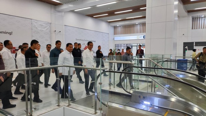 Jokowi Jajal Kereta Cepat dari Tegalluar ke Jakarta Bareng Prabowo