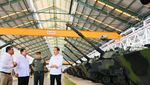 Duet Jokowi-Prabowo Pamer Alat Tempur Buatan Pindad
