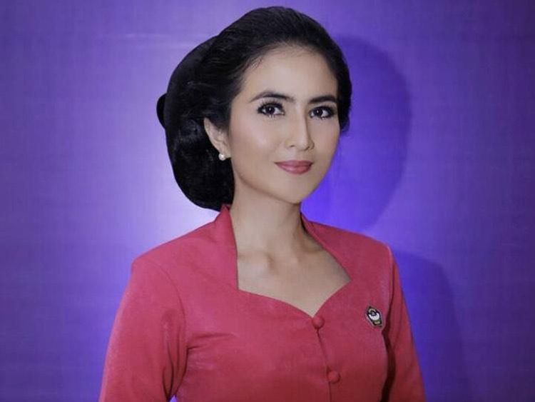 7 Gaya Kadek Devi, Dulu Ratu FTV Kini Jadi Ibu Bhayangkari