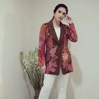 Bagaimana menurutmu dengan penampilan Kadek Devi sekarang? Apakah kamu kangen dengan artis berdarah Bali ini? Foto: Instagram