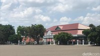 Konsep tata ruang ini dibuat berdasarkan konsepsi Jawa dan berbentuk struktur jalan lurus yang membentang antara Panggung Krapyak di sebelah selatan, Kraton Jogja, dan Tugu Jogja di sebelah utara. (Foto Keraton Jogja - Adji G Rinepta/detikJogja)