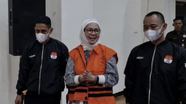 Komisi Pemberantasan Korupsi (KPK) resmi mengumumkan Direktur Utama PT Pertamina (Persero) periode 2009-2014 Karen Agustiawan sebagai tersangka kasus dugaan korupsi pengadaan LNG. (CNN Indonesia/Ryan H. Suhendra)