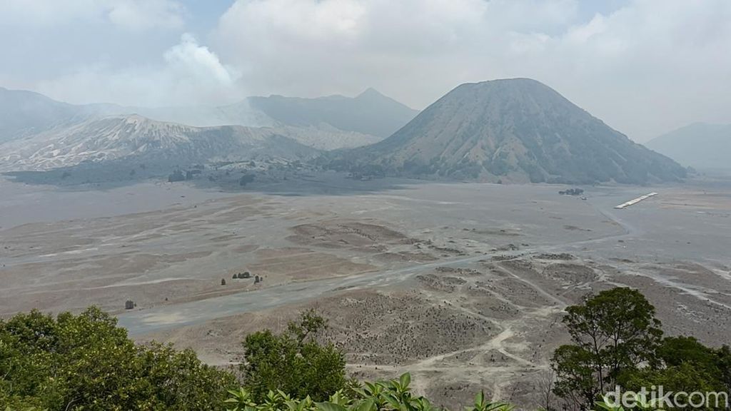 Kerugian Kebakaran Bromo Imbas Flare Prewedding Capai Rp 5,4 M! Kerugian Kebakaran Bromo Imbas Flare Prewedding Capai Rp 5,4 M!