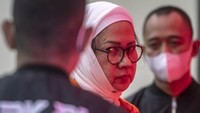 Begini ekspresi Eks Dirut Pertamina Karen Agustiawan usai ditahan KPK, Selasa(19/9/2023).