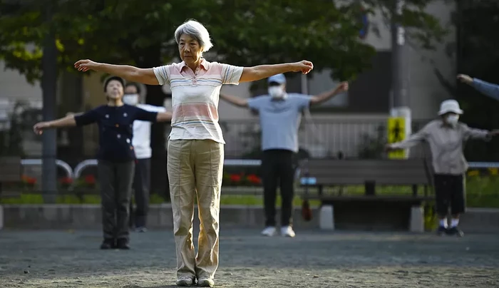 Krisis demografi atau resesi seks Jepang