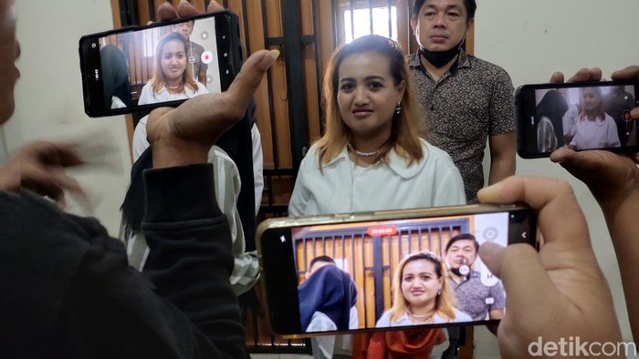 Lina Mukherjee Divonis Penjara 2 Tahun