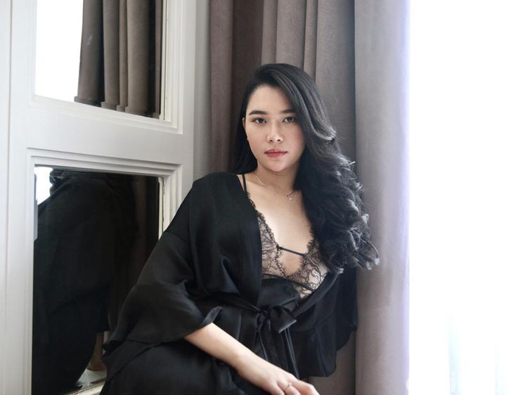Oh My... Ini 6 Potret Lisa Oktaviani Berlingerie
