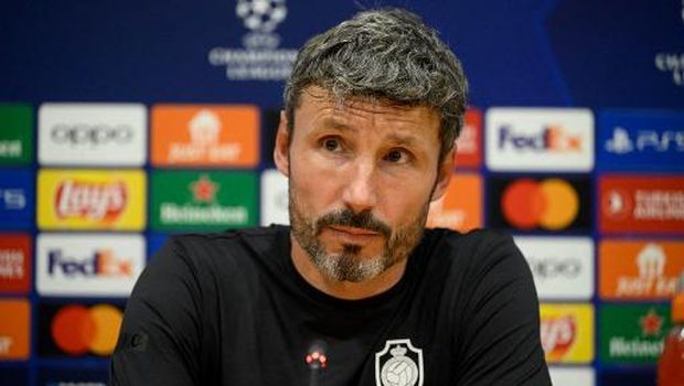 Antwerp's head coach Mark van Bommel addresses a press conference on the eve of the UEFA Champions League football match between FC Barcelona and Royal Antwerp FC at the Estadi Olimpic Lluis Companys in Barcelona on September 18, 2023. (Photo by Josep LAGO / AFP)