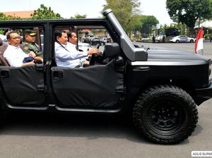 Jokowi Disopiri Prabowo Naik Maung: Mulus, yang Nyetir Juga Bagus