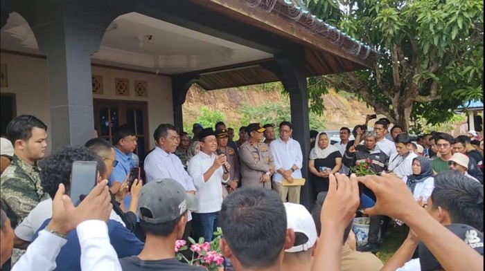 Menteri Investasi bertemu warga di Pulau Rempang
